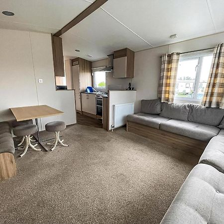 Superb 6 Berth Caravan At St Osyth Beach, Near Clacton-On-Sea Ref 28008Mc エクステリア 写真