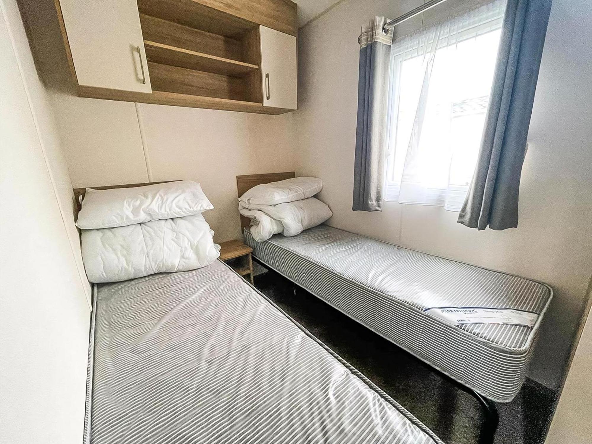 Superb 6 Berth Caravan At St Osyth Beach, Near Clacton-On-Sea Ref 28008Mc エクステリア 写真